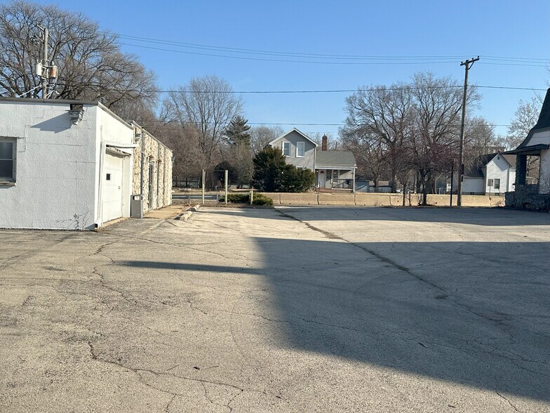 More Photos Of 210 N Longwood St, Rockford Medical For Sale