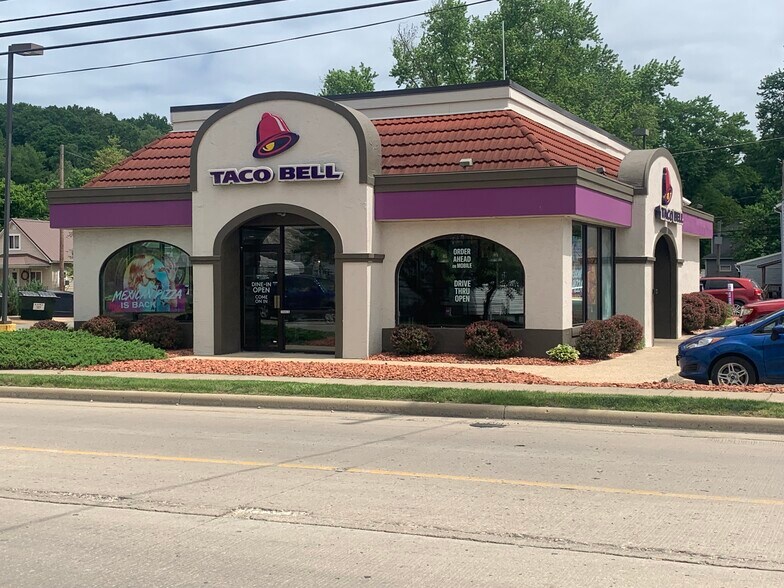 Primary Photo Of 763 Chestnut St, Nelsonville Fast Food For Lease