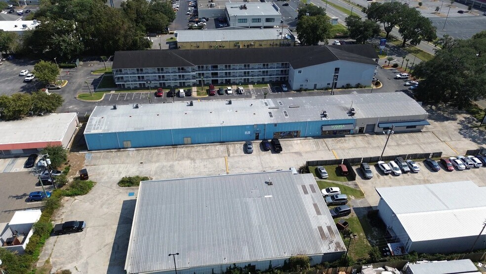 Primary Photo Of 66 W Montgomery Cross Rd, Savannah Warehouse For Sale