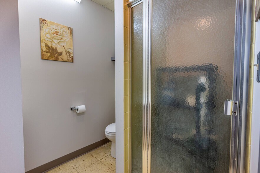 More Photos Of 5020 Frederick Pike, Dayton Warehouse For Sale