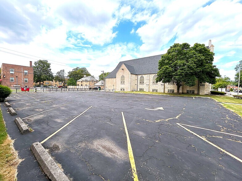 More Photos Of 1900 Oak Park Ave, Berwyn Religious Facility For Sale