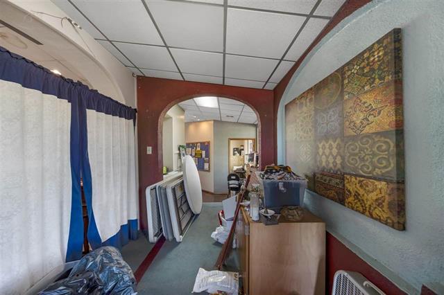 More Photos Of 816 W Gore Blvd, Lawton Office For Sale