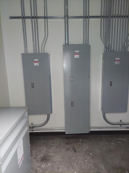 More Photos Of 5446 1st St, Katy Manufacturing For Lease