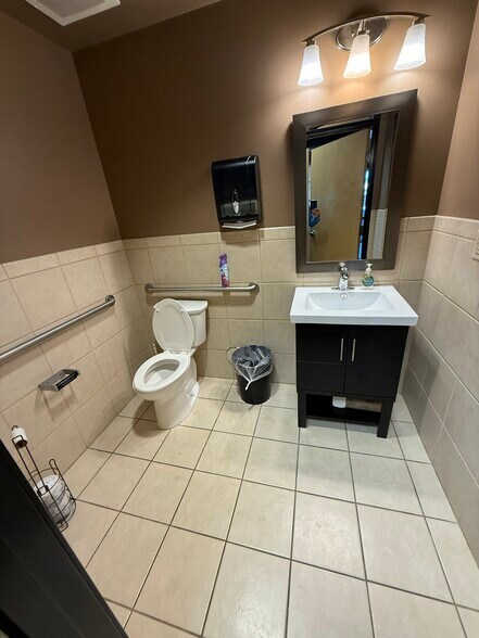 More Photos Of 9210 W Union Hills Dr, Peoria Medical For Sale