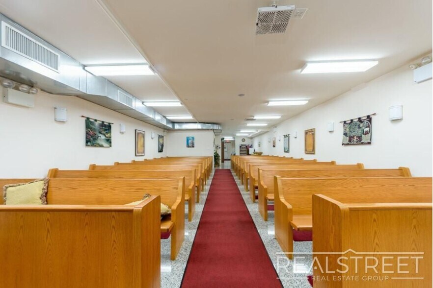 More Photos Of 90 Moore St, Brooklyn Apartments For Sale