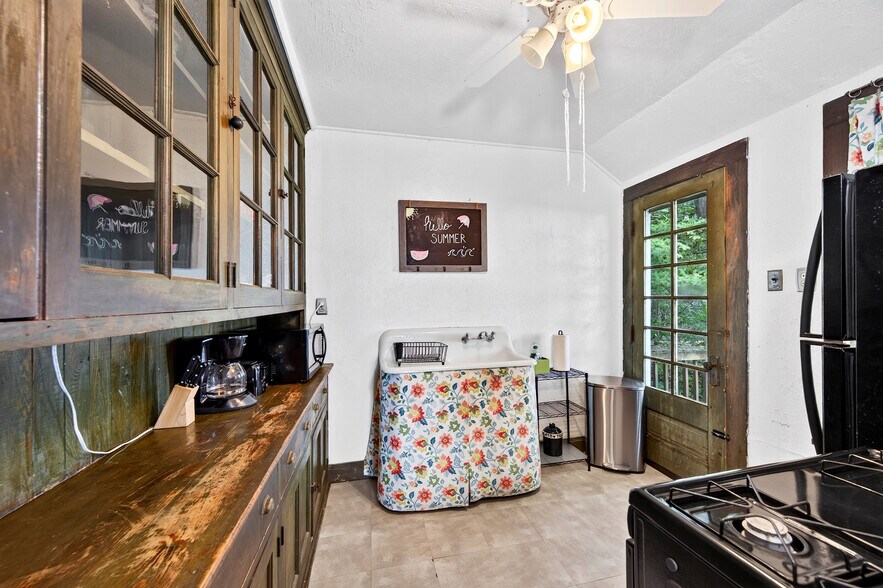 More Photos Of 6 Lotus Bay rd, Irving Multifamily For Sale
