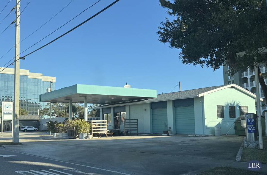 Primary Photo Of 2001 S Harbor City Blvd, Melbourne Service Station For Lease