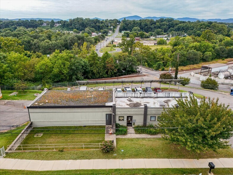 More Photos Of 2314 Patterson Ave SW, Roanoke Office For Sale