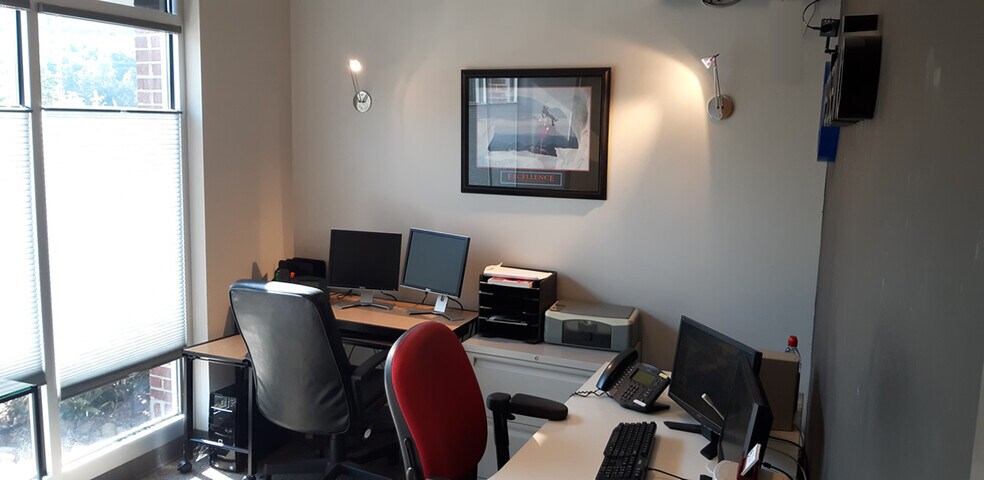 More Photos Of 2575 Willow Point Way, Knoxville Office For Lease