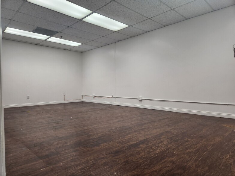 More Photos Of 4205 E Brickell St, Ontario Warehouse For Lease