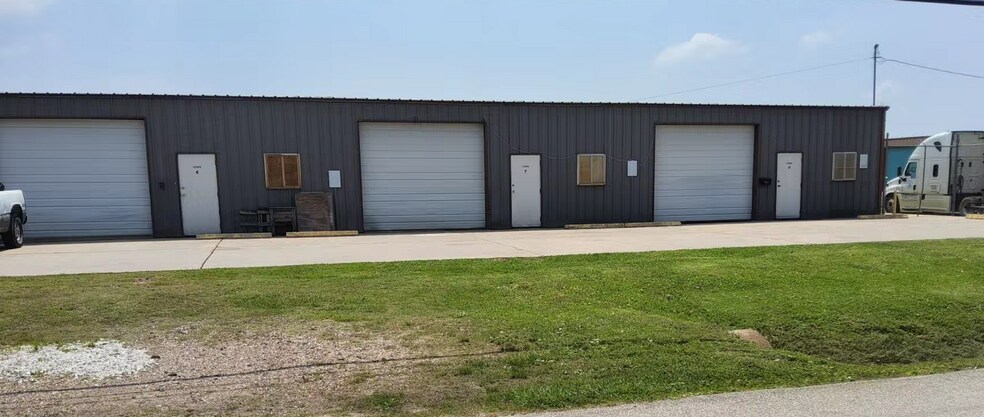 Primary Photo Of 1731 Main St, La Marque Contractor Storage Yard For Lease