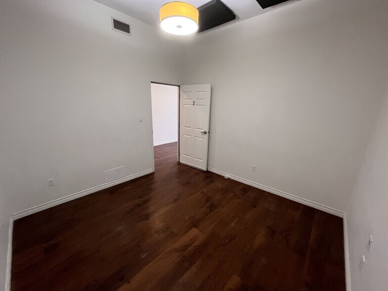 More Photos Of 572-574 Princess St, Kingston General Retail For Lease