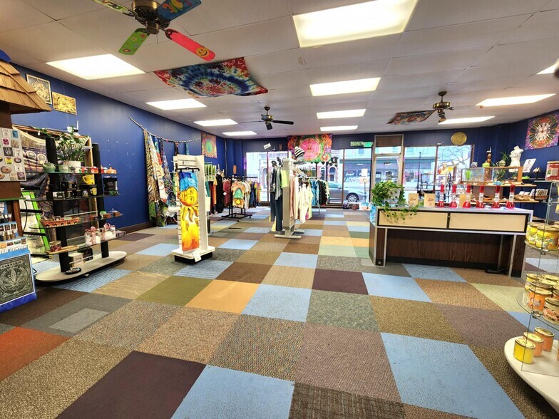 More Photos Of 709 Maine St, Quincy General Retail For Sale