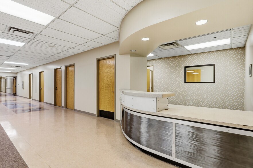 More Photos Of 2400 Trawood Dr, El Paso Medical For Lease