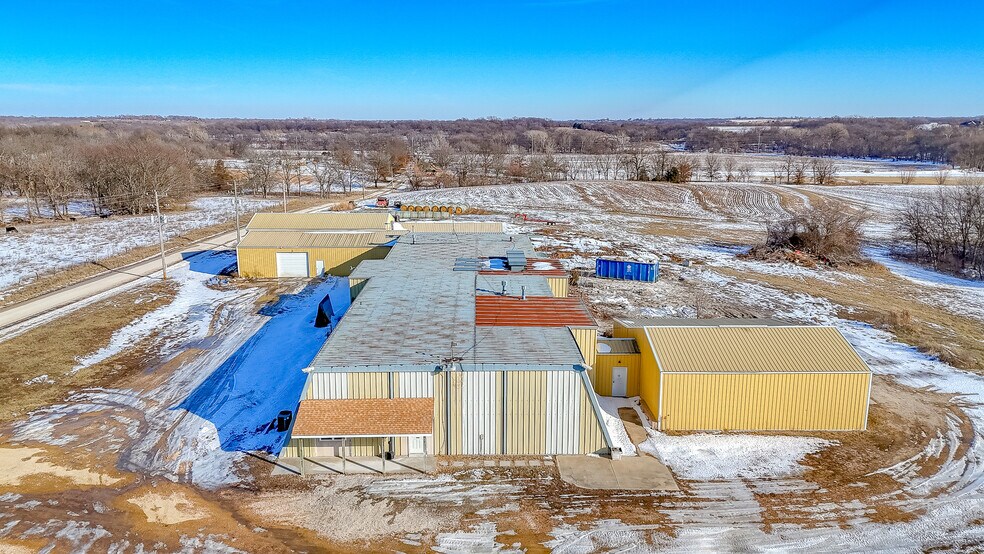 More Photos Of 1292 SW 125th Rd, Holden Light Manufacturing For Sale