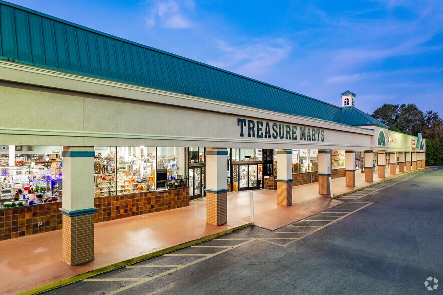 More Photos Of 2700-2738 W Old Highway 441, Mount Dora Restaurant For Sale