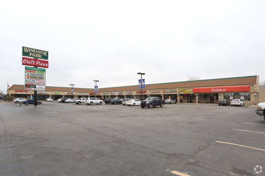 More Photos Of 2500-2536 N Meridian Ave, Oklahoma City General Retail For Lease