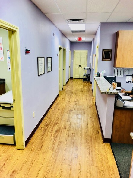 More Photos Of 1229 Creekway Dr, Sugar Land Medical For Lease