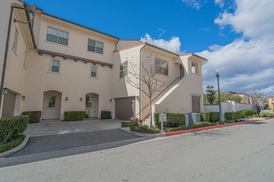 More Photos Of 26266 Prima Way, Santa Clarita Specialty For Lease