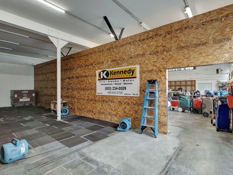 More Photos Of 302 SE 7th Ave, Portland Warehouse For Lease