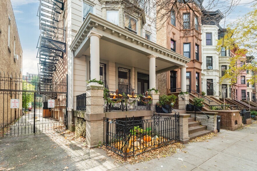 More Photos Of 324 Park Pl, Brooklyn Apartments For Sale