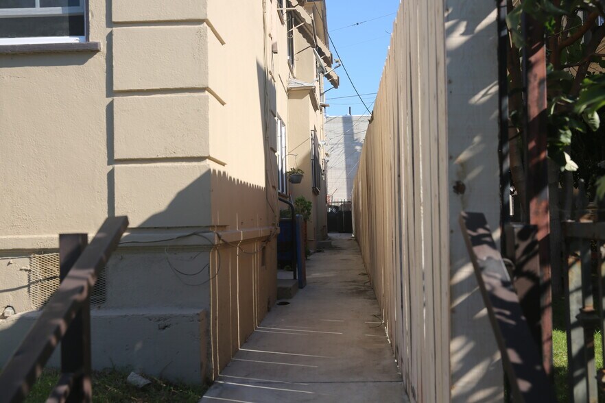 More Photos Of 1186 N New Hampshire Ave, Los Angeles Apartments For Sale