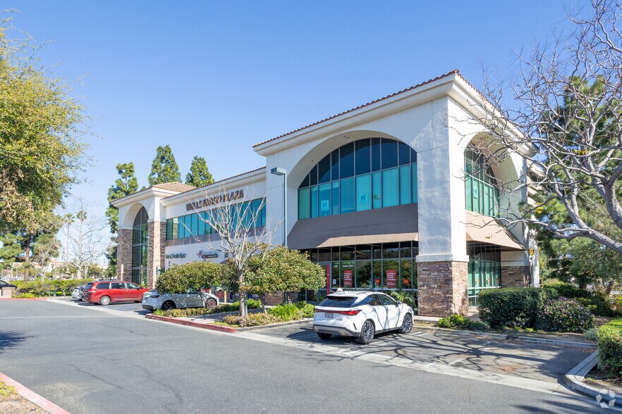 More Photos Of 925 Broadbeck Dr, Thousand Oaks Office For Lease