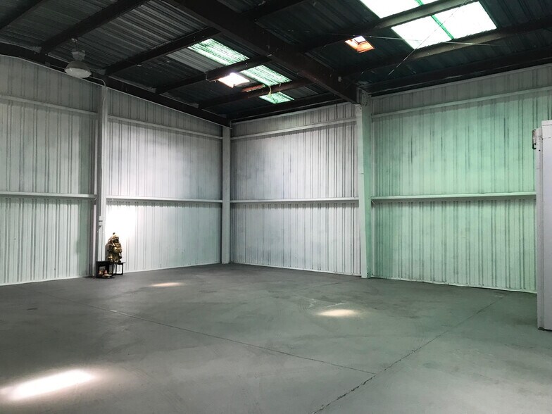 More Photos Of 57 Loomis St, San Francisco Warehouse For Lease