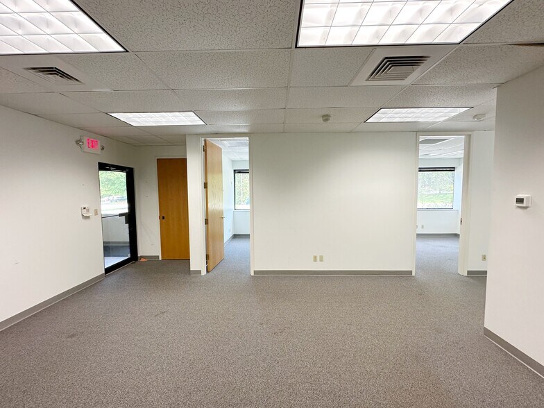 More Photos Of 2004 Fox Dr, Champaign Medical For Sale