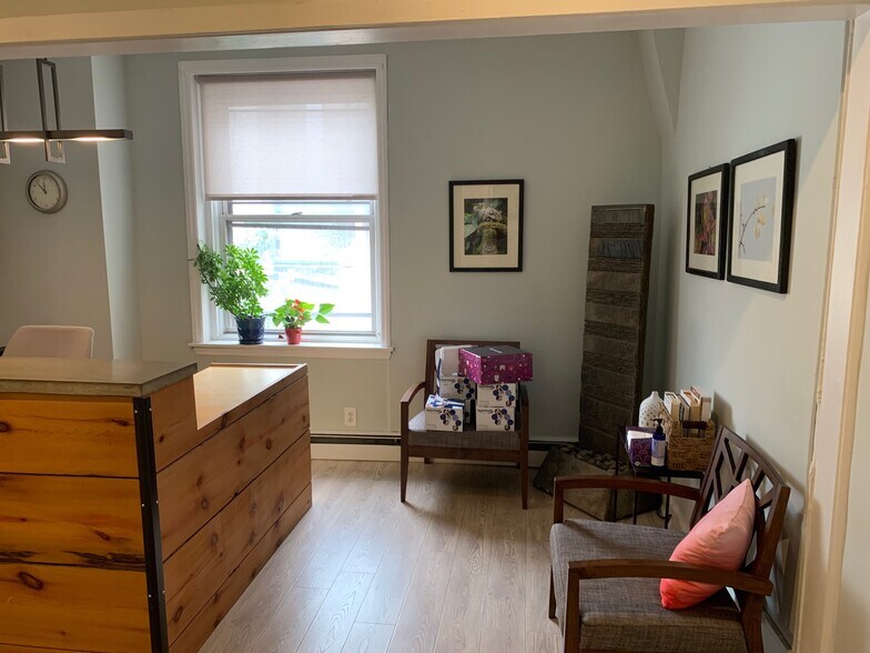 More Photos Of 110 S 20th St, Philadelphia Office For Sale