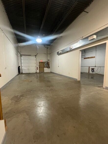 More Photos Of 324 2nd Street Pike, Southampton Light Distribution For Lease
