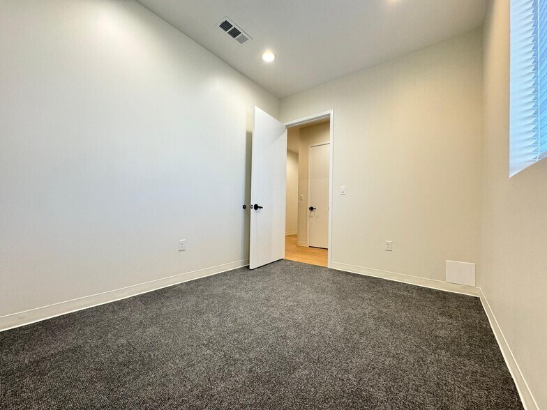 More Photos Of 1400 N Coit Rd, McKinney Unknown For Lease