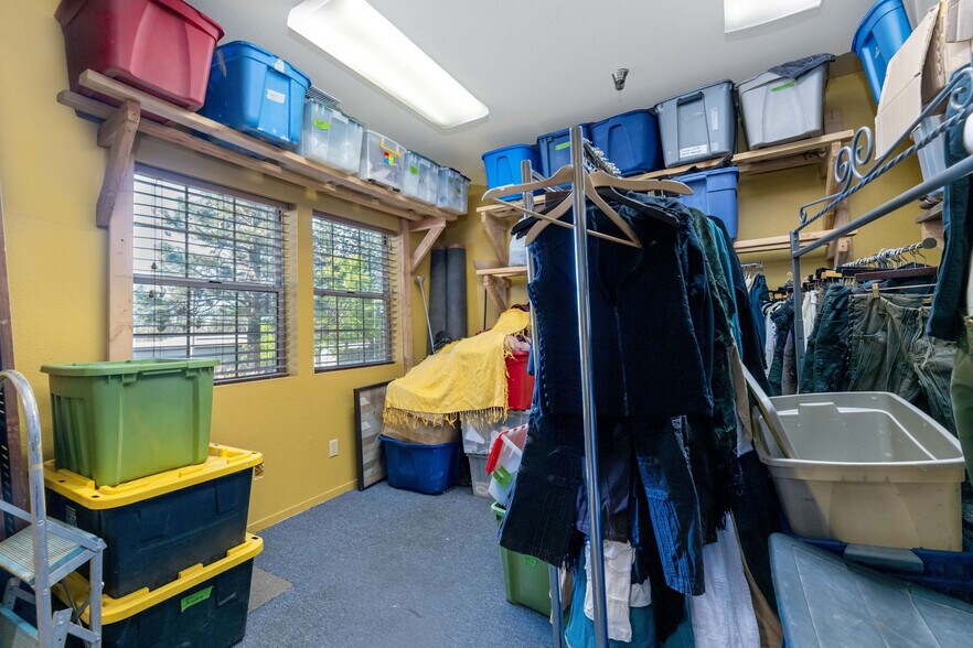 More Photos Of 12150 Charles Dr, Grass Valley Warehouse For Sale