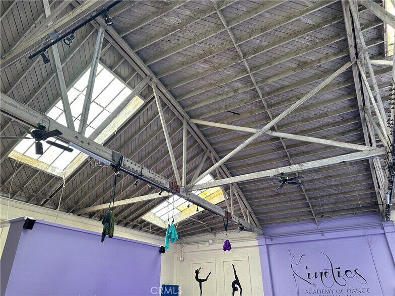 More Photos Of 627 Broadway St, Chico Showroom For Lease