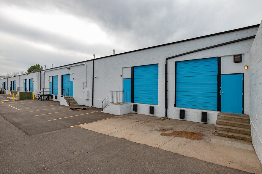 More Photos Of 8200 E Pacific Pl, Denver Unknown For Lease