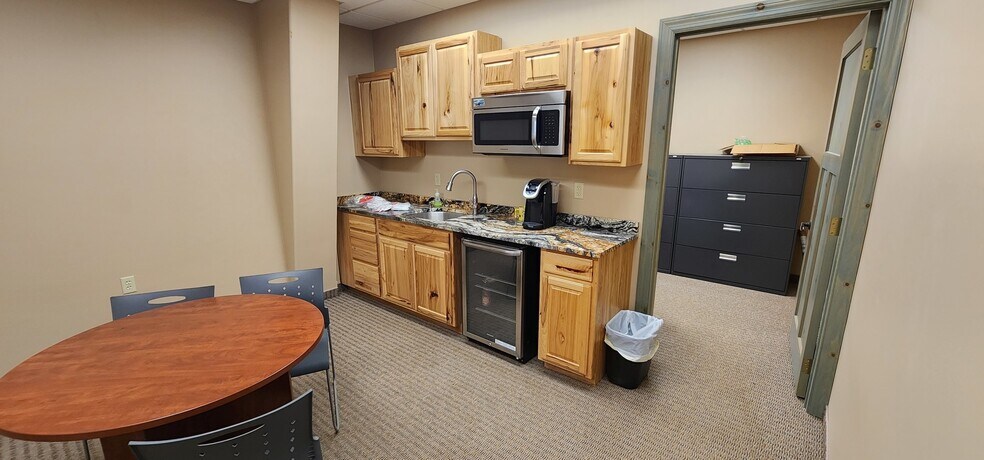 More Photos Of 860 35th Ave E, Dickinson Warehouse For Sale