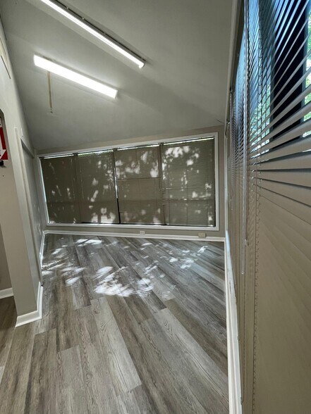 More Photos Of 3069 Amwiler Rd, Atlanta Medical For Lease