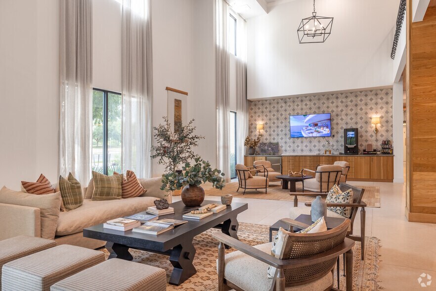 More Photos Of 1414 E 51st St, Austin Apartments For Lease