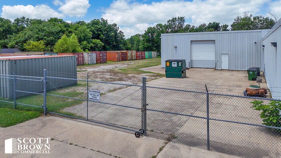 More Photos Of 5303 Buford Jett Ln, Balch Springs Warehouse For Sale