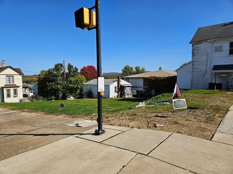 More Photos Of 462 W Main St, Mount Pleasant Land For Lease