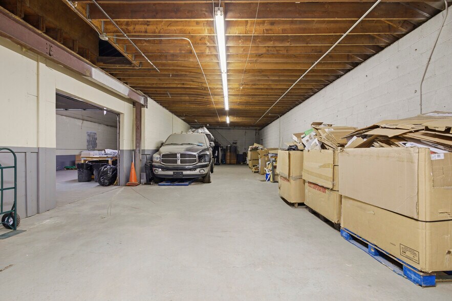More Photos Of 238 Clifton Ave, Collingdale Light Distribution For Sale