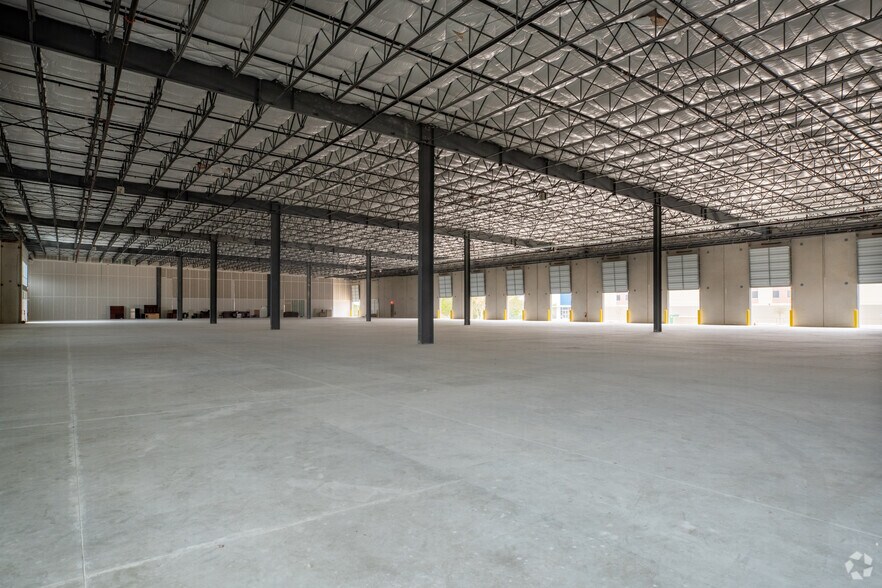 More Photos Of 1200 Bmc Dr, Cedar Park Distribution For Lease