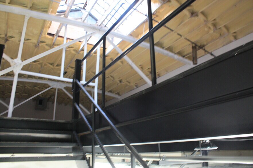 More Photos Of 1737 NW 5th St, Oklahoma City Warehouse For Sale