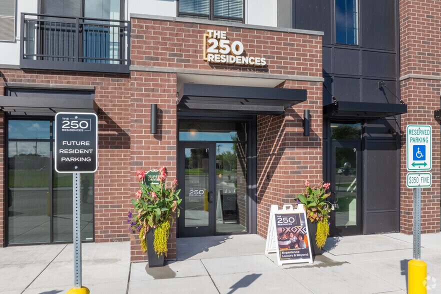 More Photos Of 250 McHenry Rd, Buffalo Grove Apartments For Lease