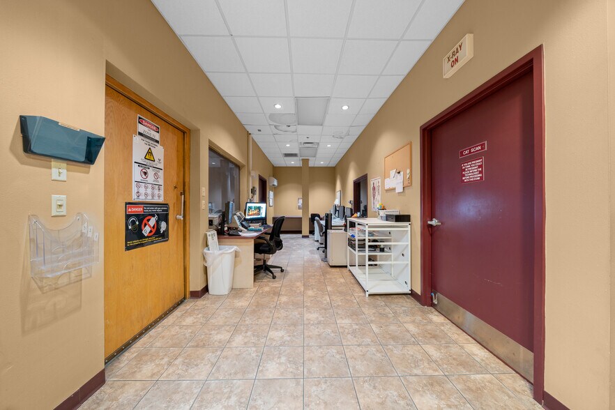 More Photos Of 2500 Citrus Blvd, Leesburg Medical For Sale