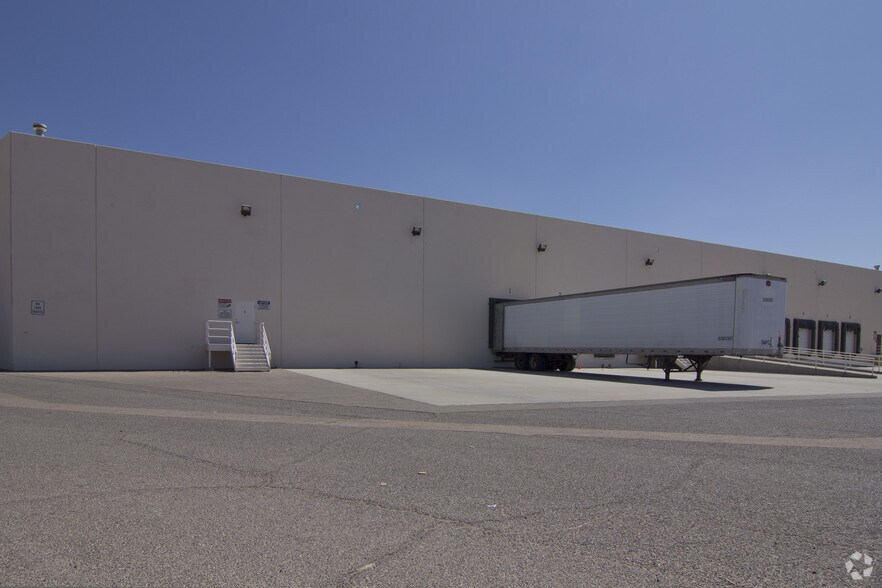 More Photos Of 12100 Esther Lama Dr, El Paso Warehouse For Sale