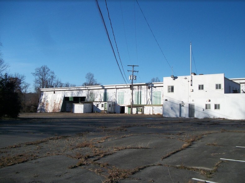 More Photos Of 8333 Zug Rd, Bowie Distribution For Sale