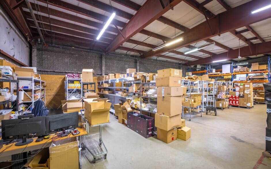 More Photos Of 3057-3059 Grandview Hwy, Vancouver Showroom For Sale