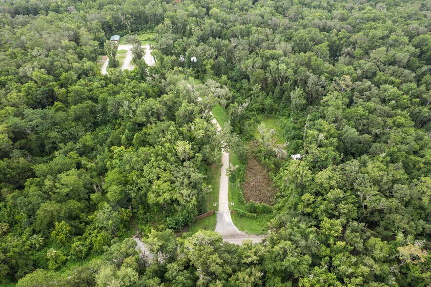 More Photos Of 6440 Cedar Ln, Brooksville Sports And Entertainment For Sale