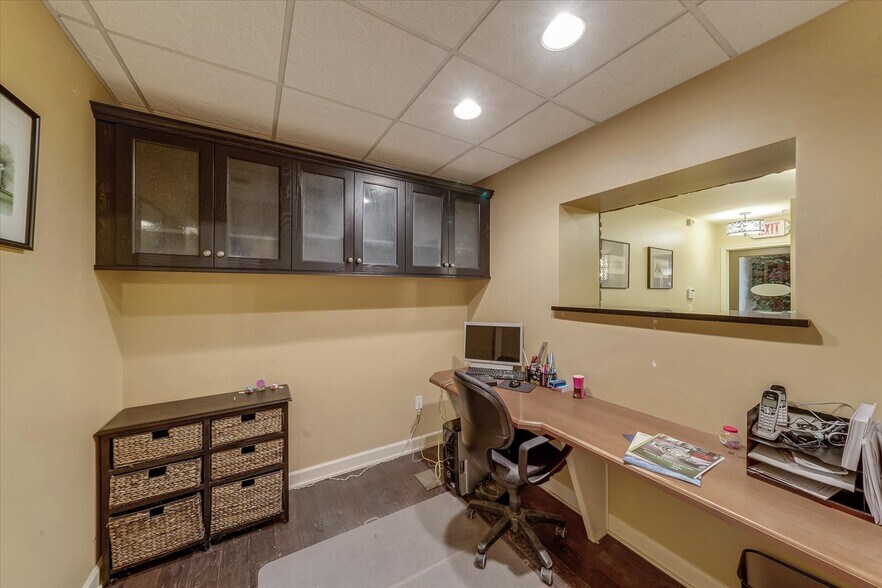 More Photos Of 55 Sullys Trl, Pittsford Office For Lease